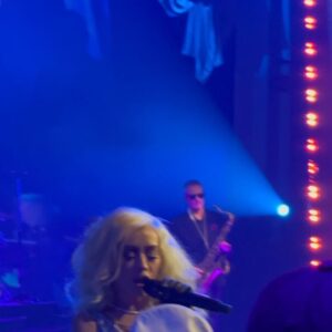 Vanessa Duchel Instagram - Las Vegas 🔜 Los Angeles

Voir @xtina en spectacle pour la première fois de ma vie, ça donne le goût de travailler sur de la musique 🎤 ouf 🥵