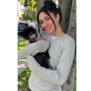 Vanessa Giselle Instagram - Humpty DUMP-ty.🥚🥚🥚yet another photo dump. Puddles & I didn’t even comb our hair today. We’re just grateful to be together w/ other ppl we love. Happy Easter❕🐰🐣🍭🍬🍫🤍💛✨