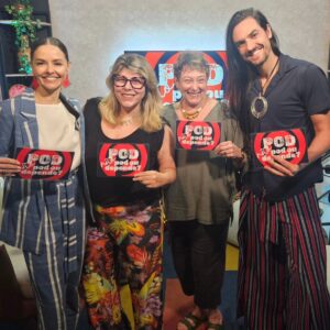 Vanessa Goulart Instagram - Pod, não pod ou depende?? Delícia de gravação com @biancarinaldireal e Guga!!

#podcastersofinstagram #podcaster #gravação