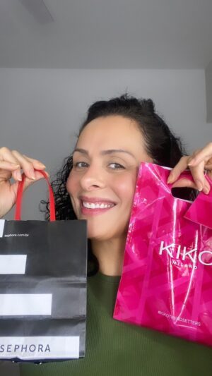 Vanessa Machado Instagram - Favoritos do momento - Olhos.
Lista de produtos:
@kikomilanobr 
-Long lasting eyeshadow stick 14
-Long lasting eyeshadow stick 15
@sephorabrasil 
-Care Ombre liquede eyeshadow 01
-Care Ombre liquede eyeshadow 03
-Care Ombre liquede eyeshadow 04
-Laura Mercier Amethyst Caviar stick 
@oceane 
-Edition long lash
@maybellinenybrasil 
-Skiy High lash sensation
