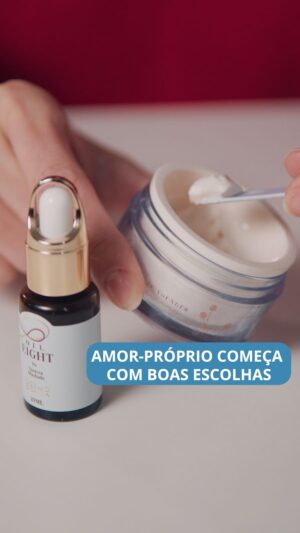 Vanessa Machado Instagram - Dupla perfeita! Oil Eight e Be Younger Creamy. 
Pele madura e desidratada.
Link na bio
Cupom de desconto: VANESSA 
#pelemadura #tratamentodepele #oileight #beyounger