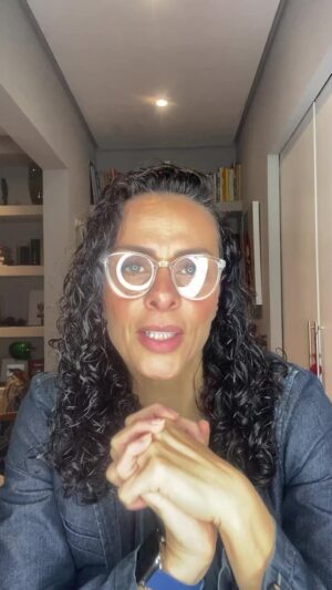 Vanessa Machado Instagram - Falamos dos melhores produtos 2023 e as tendências de maquiagem para 2024. 
#melhoresdoano #favoritos #tendencias2024 #maquiagem