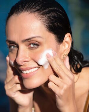 Vanessa Machado Instagram - Eight facial foam já conquistou o coração de todos que buscam uma limpeza eficiente sem retirar a hidratação da pele. Muito indicada para peles maduras, sensíveis e desidratada, agora, no site da dermociencia, você pode levar esta maravilha com um superdesconto usando o cupom VANESSA. Aproveite para garantir a sua nessa condição especial. Quem aqui já usa? Deixe seu depoimento nos comentários. Link na bio.

#oil #oleoessencial #vanessamachado #pelemadura #cuidadocomapele