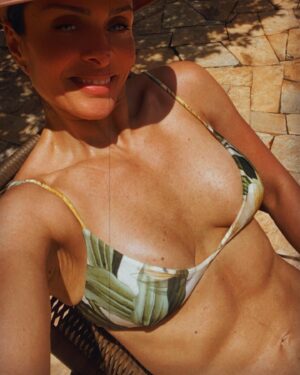 Vanessa Machado Instagram - Verão! 
#veraochegou #vitaminad #goiânia #natalcomafamilia