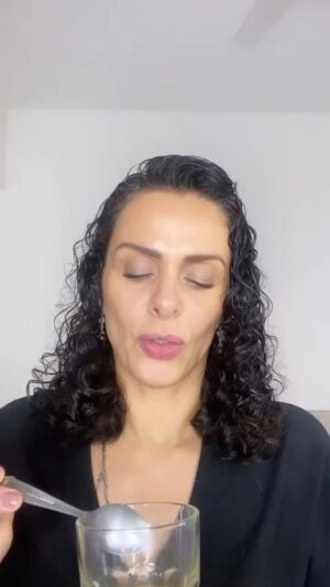 Vanessa Machado Instagram - Que o Younger Derm Care é a fórmula mais completa do mercado e tem todos os benefícios para pele, unha, cabelo e tônus, você já sabe. Então, hoje, quero só lembrar a você que setembro é o mês de aniversário da marca e temos novidades!
Meu cupom está dando 15% de desconto em todo o site! Nas compras acima de 650 reais, você ganha de brinde um Nano Skin Retinol, sem falar nos combos com mais descontos e frete grátis. 😉
Aproveite, pois a promoção só é válida para o mês de setembro. 
Cupom: VANESSAMACHADO15 
Link na bio.
#zeroaçúcar #zerocorante
#zeroglúten
#zerosódio #zerolactose
#zerogordura
#baixacaloria #colágenoverisol
#ácidohialurônico #coezimaa10
#silicioorgânico #biotina #niacinamida
#zinco #selênio #cobre
#sementedeuva
#vitaminaa #vitaminac #vitaminad
#vitaminae @youngeroficial 
#publicidade