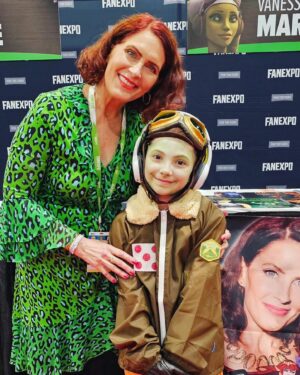 Vanessa Marshall Instagram - So wonderful to finally meet you! Love you @macsrebo!! Happy to see @samsyndulla too!! All the Hera’s! Xo 💚

Repost from @macsrebo
•
✨️Finally met the talented @vanessamarshall1138 and she is AMAZING! Vanessa is my Hera forever and is one of my Star Wars BFFs. I also met with @samsyndulla and we both got big hugs from our Space Mom. I am only lucky girl! 🥰😊💚 @fanexpophiladelphia is off to a wonderful start!

#StarWars #RebelGirl #Hera #GeneralSyndulla #FanExpoPhiladelphia #PhillyFanExpo #StarWarsRebels #SpaceMom #StarWarsWeekend