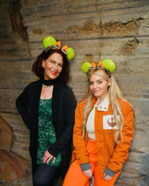 Vanessa Marshall Instagram - Best. Day. Ever! 💚🙏🏻✨✨✨

Repost from @samsyndulla
•
In so many words… 
This was the best day ever✨

Here is a photo dump of the day 🤣

Planning this trip to @disneyland with @vanessamarshall1138 couldn’t have gone more perfect. I’m so thankful for every moment. Especially eating a massive amount of sushi and piloting the falcon with Hera herself (note to self, don’t text and fly)✨

Finally getting to see Emily and @indiespeeder is and always will be the best moments well spent. I’m forever grateful for this chosen family we have created. My heart is so full and I’m just feeling so incredibly overjoyed that these are the moments I get to have with the best people on earth. 

Don’t forget to tune in tomorrow night 5pm pacific time to @vanessamarshall1138 ‘s twitch channel to see our stream. It’s going to be a great time and all proceeds will go to @ndssorg in honor of our girl Indie.

#disneyland #starwarsfamily #herasyndulla