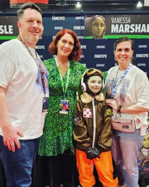 Vanessa Marshall Instagram - So wonderful to finally meet you! Love you @macsrebo!! Happy to see @samsyndulla too!! All the Hera’s! Xo 💚

Repost from @macsrebo
•
✨️Finally met the talented @vanessamarshall1138 and she is AMAZING! Vanessa is my Hera forever and is one of my Star Wars BFFs. I also met with @samsyndulla and we both got big hugs from our Space Mom. I am only lucky girl! 🥰😊💚 @fanexpophiladelphia is off to a wonderful start!

#StarWars #RebelGirl #Hera #GeneralSyndulla #FanExpoPhiladelphia #PhillyFanExpo #StarWarsRebels #SpaceMom #StarWarsWeekend