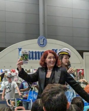 Vanessa Marshall Instagram - Had too much fun today at @c2e2 with @originalfunko @lougefly! Thanks for asking me to give away such hot merch!! Hera pop and Chopper bag!! Wow!! 😮 Everyone screamed so loudly it was hard to choose a winner! Huge thanks to @7bucksapop and @celebworx for an incredible weekend full of such special memories! Big hugs to all! Xo 🙏🏻💚✨