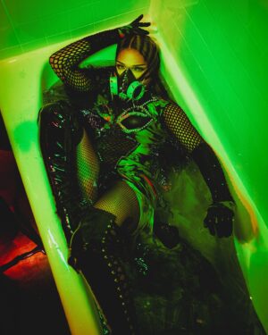 Vanessa Vanjie Mateo Instagram - Toxica, intoxicate and penetrate w/ one squirt Kia 💚

Let the games begin! 🏁 The first 2 episodes of #AllStars9 are streaming now on:

🌎 @wowpresentsplus (ex. USA, Canada, Australia)
🇺🇸 @paramountplus
🇨🇦 @cravecanada
🇦🇺 @stanaustralia

‼️ Episode 1 premieres FREE on @wowpresentsplus to all logged-in users in available territories, no subscription needed!

Photographer @marco_ovando touched by @marioernun 
Fit by @miss_alexis_mateo 
Hairs by @hassoon_7 @wigsbyhassoon