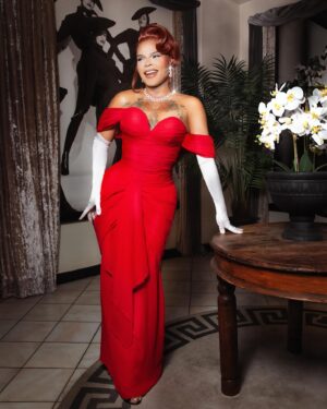 Vanessa Vanjie Mateo Instagram - Day to Night! Starring me the one and only Miss Vanjie rated Kia ❤️

Being able to finally do a tribute to my favorite movie Pretty Woman @juliaroberts 💕 I’ve always been obsessed with the movie at a young age before even knowing she was a hooker in the beginning. I just thought she dressed cool and found a boyfriend on the road 😂 this is my mom’s favorite movie and it became mines as well! Everyone loves a hooker to fairy tale storyline. 

Poster Artwork @thomasvsteinberg
Lobby location @slickitup 
Photo editor @marioernun 
Photographer @marco_ovando 

Both looks by @jeffreykellydesigns 
Hair by @hassoon_7 @wigsbyhassoon 

Vanessavanjie.com for signed Retro Day To Night movie prints

 ✨💕