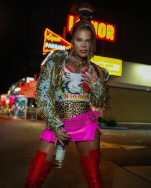 Vanessa Vanjie Mateo Instagram - Quick stop before All stars 9 😂 yall know I’m very BYOB 🍾

New Merch ⭐️ Updated Website ⭐️ New Prints

https://vanessavanjie.com

💕
Hair @hassoon_7 
Shot by @marco_ovando touched by @marioernun 
Website & Merch @kydigregorio @vossevents 
Top by @sue_clowes_fashion 
@_bring_out_your_dead_ @stephenlevegan