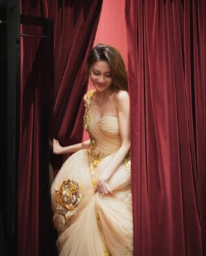 Vanessa Yao Instagram - Peekaboo ❤️

Beautiful pieces only by @dolcegabbana 

Photographers: @little.gaia @kt_yau 
Makeup: @jenichua 
Hair: @heatherlurk 
Styling: @sarahdarceystyle