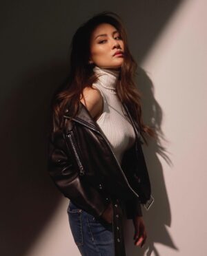 Vanessa Yao Instagram - Thank you to the show runners @christinakimla @bunnyberens for your trust in me ❤️

Thank you to @the_joe_menendez for being an amazing director and being there for me during the callback ❤️

Thank you @max_gao for the lovely article 😊

📸: the amazing @evaankheraj 
👗: @sarahdarceystyle 
💄: @win_liu