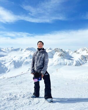 Varit Hongsananda Instagram - I just want everyone to be aware, always check your gear/equipments before doing any extreme sports as parts of my bindings broke TWICE before going down the slopes! Imagine if I wasn’t this lucky, I would have done 25 somersaults, 14 backflips, broke my back, spend years in rehab and probably never walk again! Definitely do not want that to happen to anyone! ☮️ #thankyoubuddha