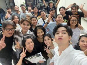 Varodom Khemmonta Instagram - จบอีกเรื่องแล้ว !!! กับบทแด๊ดดี้จริงๆจังๆครั้งแรกอ่ะน้าาาา ... เอาจริงอยากเห็นตัวเองไม่ไหว ขอบคุณทุกคนมากๆนะครับ เป็นช่วงเวลาสั้นๆที่สนุกเอาเรื่อง