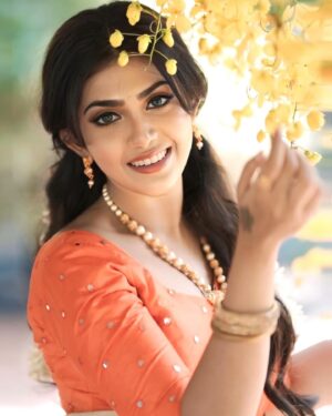 Varsha Viswanath Instagram - 🧡

📸- @_prasanth_sivadas_ 
Hair - @makeup_by_sabana_ 
.
.
.
.
. 
#happyvishu #photooftheday #festivegreetings