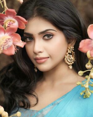 Varsha Viswanath Instagram - 🤍🦢

📸- @_prasanth_sivadas_ 
Hair- @makeup_by_sabana_ 
Costume design- @priya_viswanath_ 
Ast Vc - @sreebuddha_official