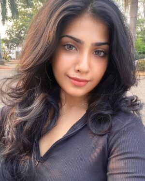 Varsha Viswanath Instagram - Let your soul glow 🌼💫