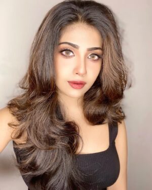 Varsha Viswanath Instagram - Focus on me and not the caption !