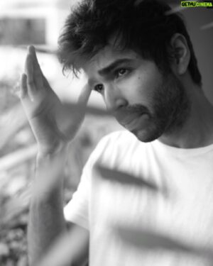 Varun Mitra Instagram - Emotions are only intellectual thoughts. 

📷 @infinityprojkt