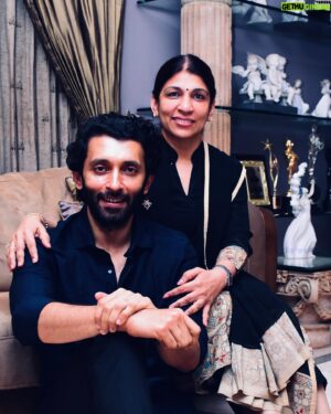 Vasanth Ravi Instagram - The portal of entry for every soul into the physical world is only through “mother” ; Mother”s are pure feminine energy that showers only Love ; We are born out of Love, so let’s not forget to shower this Love across the world