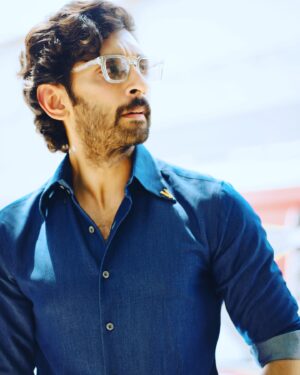 Vasanth Ravi Instagram - L - Living O - One V - Vibrational E - Energy
Energy is Love and Love is Energy that functions the whole Universe in One Taal
 #taal 🎶 #love