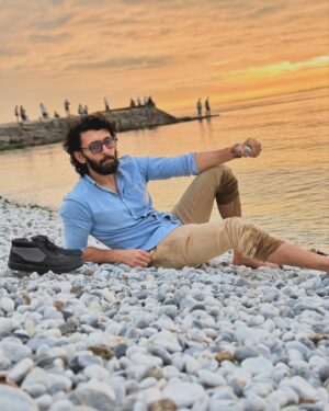 Vasanth Ravi Instagram - Some memories never leave you, like salt in the sea, they become a part of you…and it takes only one song to bring back a thousand memories 🤍