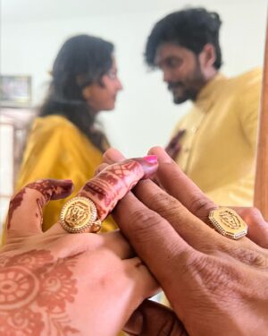 Vasishta N. Simha Instagram - Oh !! An year already since we got officially engaged ❤️
Cheers to us for coping up with each other’s madness 😅😬😘

#love #life #celebrate #simhapriya