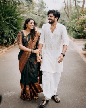 Vasishta N. Simha Instagram - ❤️🧿

#simhapriya #vasishtasimha #hariprriya #weekend #family #couplegoals❤