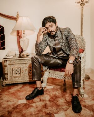 Vasishta N. Simha Instagram - 🤎🤎

Photography - @storiesby.rg 
Decor - @meragi.celebrations 
Styling - @stilerush_by_varshinijanakiram 
Attire - @meraj_ek_pehchaan 

#simhapriya 
#hariprriya 
#vasishtasimha 
#love 
#lifepartner 
#wedding 
#reception 
#blessed