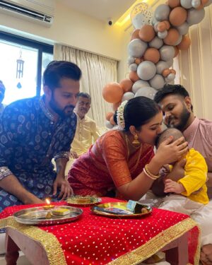 Vatsal Sheth Instagram - Happy 6 months my baby
❤️❤️❤️

Vaayu’s Annaprashan ceremony 🙏
For those who don’t know it’s a Bengali traditional ceremony which also known as the rice ceremony where solid food is introduced to the baby by his mama for the first time ❤️
Off course the baby is too small to eat so we only touch the food to introduce him to flavours.
