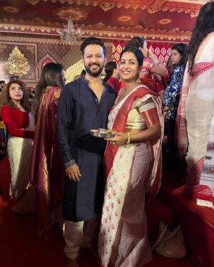 Vatsal Sheth Instagram - Sidoor Khela, a celebration of womanhood and unity, on this auspicious day of Vijaya Dashami seeking Durga Maa’s blessings and guidance. 🙏

 #SidoorKhela #VijayaDashami