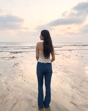 Vedika Nawani Instagram - Kind of paradise 

@myntra @myntrafwd 

#myntrafwd #fwdcampussquad #fwdfinds #fwdfitcheck #myntrafinds #fwdfam