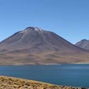 Vera Moura Instagram - O tesouro mais bonito do Atacama a 4100m de altitude 🫶🏼 ⛰️