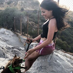 Vered Blonstein Instagram - Got super dirty hiking up Bee Rock with @bellaminal 🤣🤣🤣🤣🤣🤣🤣🤣🤣🤣🤣🤣🤣🤣🤣🤣🤣🤣🤣 #dirtygirladventures #hikergirl #vegangirl #veganhiker #veganfit #bootypoppin #bootypop #veganbooty #lavegan #lahiker #lahikes #beerock #griffithpark #actress🎬 #actresshot #actresslife #hikingwithdogs #vegandogs #veganstrong #plantstrong #sexysweat #sweatygirl #crowntheempire #lalife #hikingadventures #teenactress #laactress #hollywoodactress #actresslife #funnygirl