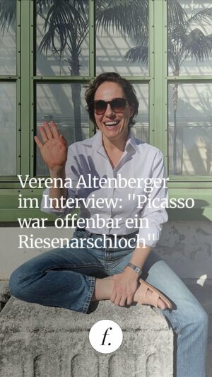 Verena Altenberger Instagram - Im Interview mit Verena Altenberger. ☀️
Ein Gespräch über Inspiration, Künstlerungeheuer und Frauen als Fußabstreifer.
Das vollständige Interview findet ihr auf unserer Website - Link in der Bio! 🔗

✨ MUSENVERWEIGERUNG im Schwimmenden Salon im Thermalbad Bad Vöslau: Verena Altenberger und Roland Koch lieben und leiden in einer Textcollage, die von Polly-Adler-Kolumnistin und Intendantin des Schwimmenden Salons Angelika Hager gestaltet wurde. Thema sind große Künstlerinnen, die sich aus den Schatten übermächtiger Männer befreit haben.

#verenaaltenberger #interview #altenberger #schauspielerin #actress #künstlerin #feminismus #frauen #picasso #musen #musenverweigerung #badvöslau #nö #niederösterreich #wien #schauspiel #österreich #viennanow #viennatoday #events #wientipp #thingstodoinvienna #reelitfeelit #reels #explore #inspiration #kunst #muse #meister