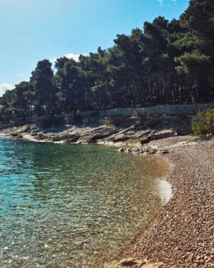 Verena Altenberger Instagram - carousel; Brač edition