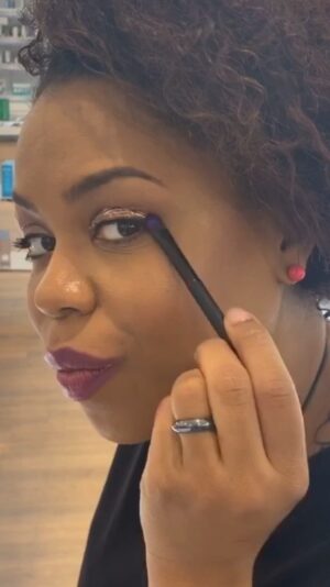 Veronica Lorenz Instagram - Two ways to wear a cut crease using our NEW Conquer The Cut Crease Kit - Available at @ultabeauty ✨