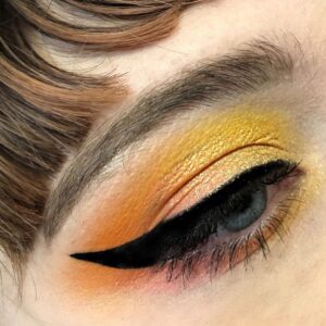 Veronica Lorenz Instagram - Ｖｉｎｋ. Ｓｔａｍｐ. Ｖａｍｐ. .
@livingdead_makeup .
Using
• Vink Ink - Vortex Black
• VaVaVoom Medium Stamp