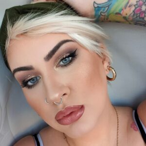 Veronica Lorenz Instagram - 𝕎𝕖𝕖𝕜𝕖𝕟𝕕 𝕍 𝕀 𝔹 𝔼 𝕊 😍
.
@beauty_byleanne .
Using
• VaVaVoom Large Stamp
• Vink Ink - Vortex Black