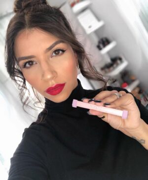 Veronica Lorenz Instagram - 𝑺𝒐 𝒇𝒐𝒙𝒚 🦊 𝒖𝒔𝒊𝒏𝒈 𝒐𝒖𝒓 𝑽𝒊𝒙𝒆𝒏 𝑺𝒕𝒂𝒎𝒑 .
@lorenna_mgomes .
Using
• Vink Ink - Vortex Black
• Vixen Stamp