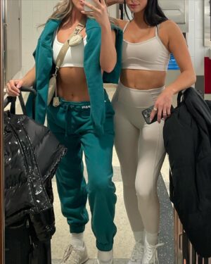 Véroniqua Instagram - Airport shenanigans