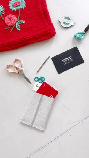 Vickie Howell Instagram - We are so happy to have partnered with @laticoleathers for the YarnYAY! June Box. Their chic, little pouch is perfect for holding tapestry needles and stitch markers, and has a back pocket to hold that credit card for LYS shopping.

Get the June Box (including this cute cardholder) today at YarnYAY.com (tap or go to link in bio)!

#yarnyay