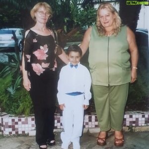 Victor Aguiar Instagram - Essa foto carrega muita força, amor e história ❤️ 

Minhas queridas avós Ruth (✝️) e Neuza. 
Sempre que me sinto perdido, volto pra esse momento lá em dezembro de 2006. Me encontro em minhas próprias memórias, onde posso rever com clareza todos os detalhes dos olhares mais brilhantes e orgulhosos e retornar à superfície da realidade com clareza e leveza.