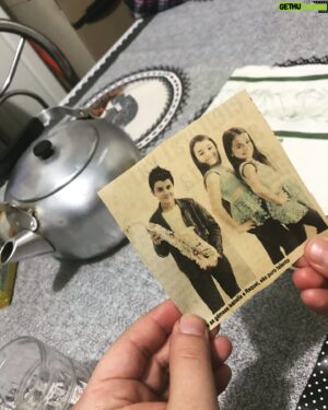 Victor Aguiar Instagram - Há exatos 18 anos atrás a minha vida se transformaria por completo. A chegada das minhas princesas veio pra mudar tudo, pra ensinar muito, mas principalmente pra colorir a vida de quem as conhece! 

Isabella e Raquel vocês são luz na minha vida! Trouxeram consigo uma missão pra minha vida e eu acolho ela comigo até o fim! Obrigado por me proporcionarem a chance de ser um irmão mais velho, a honra de ser irmão de vocês e por ser tão amado e querido! Vocês são tudo pra mim! 💞

Que essa nova fase seja repleta de conquistas e realizações! Que vocês tenham muito juízo pra não fazer M&rda (pq agora fia eh cada um por si no mundão 🤣🤣) e que vocês vivam! Mas vivam MUUUUITO! Vivam cada instante porque a vida tá começando agora! 

Com muito amor e carinho

Tato 💙