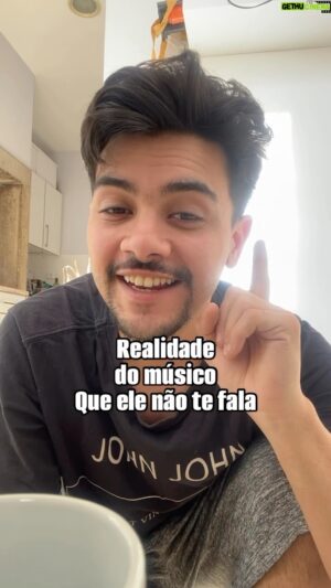 Victor Aguiar Instagram - Faltou alguma coisa? 🤣 #vidademusico #musico