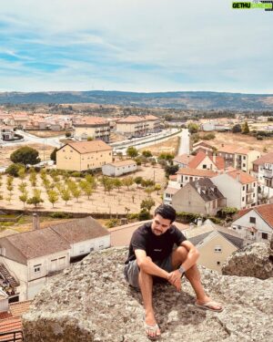 Victor Aguiar Instagram - Going around, just Looking for myself 🍃