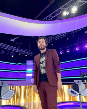 Victor Arauz Instagram - Bueno hoy termina esta aventura acá en URUGUAY, solo hay alegría en mi corazón, ya lloramos y reímos y nos abrazamos todos, muy pronto subiré algo de esos momentos que más que registrarlos LOS VIVIMOS, Gente de Ahora Caigo los llevaré en el ♥️ por siempre! 
GRACIAS SIEMPRE
