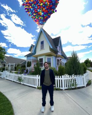 Victor Arauz Instagram - Y ya conocí la casita de UP! 
Utah es realmente Mágico 
HOY LOS ESPERAMOS EN EL SHOW DE DEQUEVA 
Más info en @utahentertainment